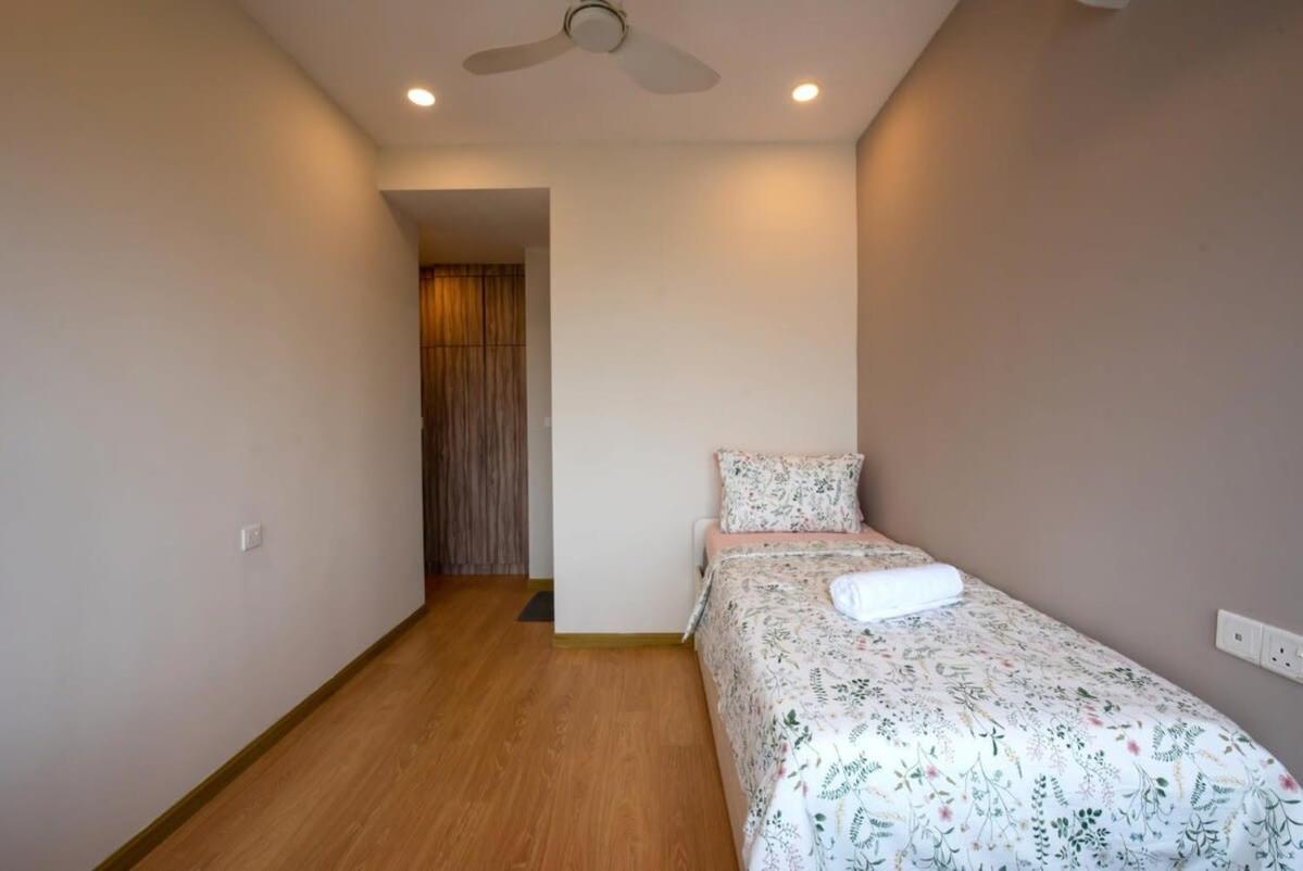 Comfy 3Br Apt In Danga Bay Free Parking Sea View Джохор-Бару Экстерьер фото