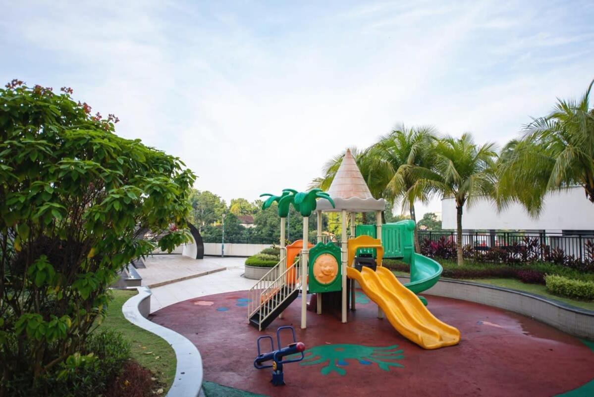 Comfy 3Br Apt In Danga Bay Free Parking Sea View Джохор-Бару Экстерьер фото